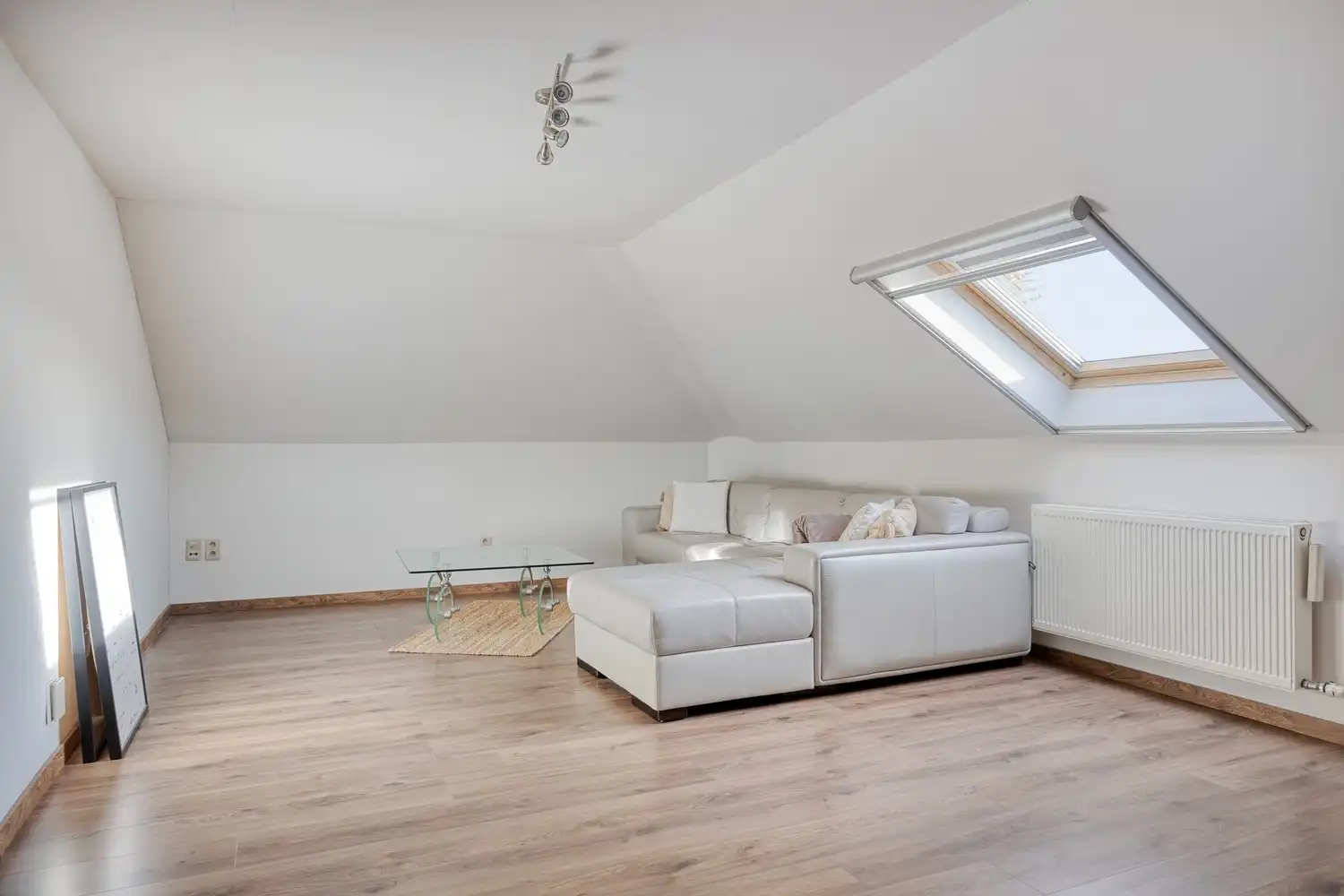 Ruime, energiezuinige gezinswoning met ingebouwd zwembad op toplocatie in Lanaken foto 36