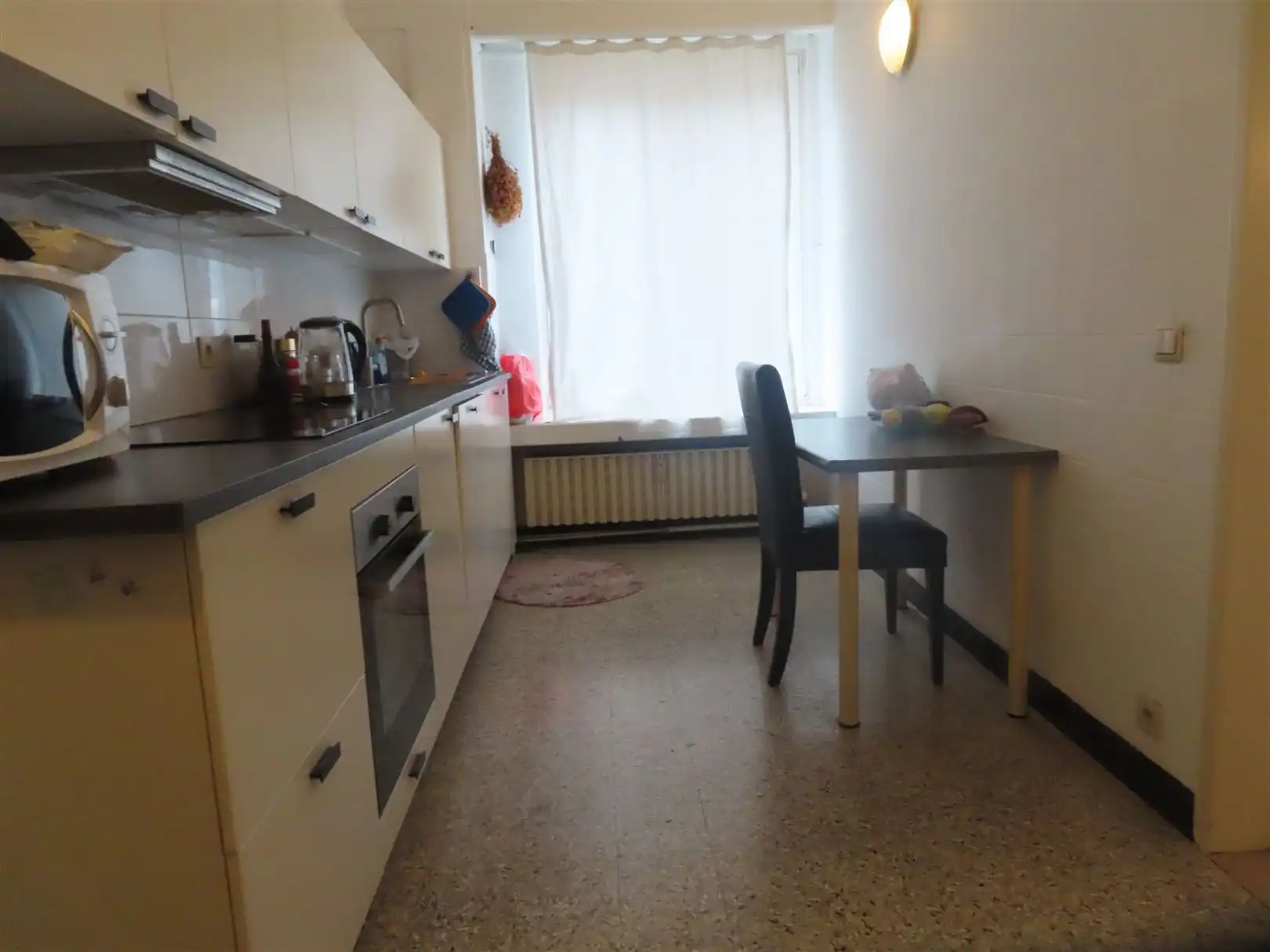 Gemeubeld 2slaapkamerappartement met parking! foto 7