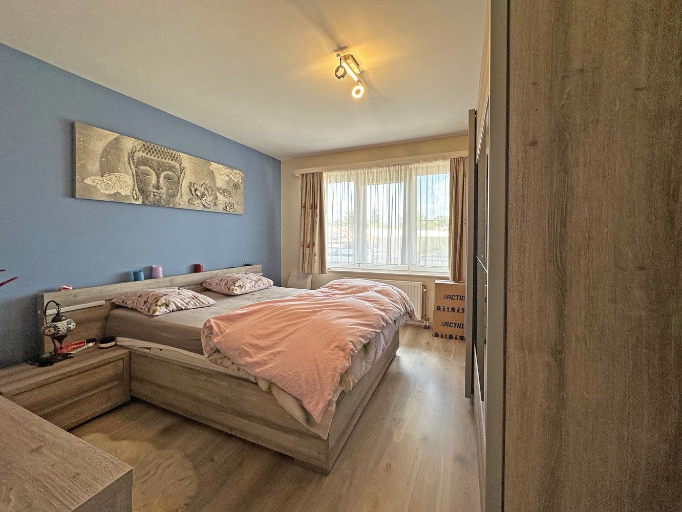 Verzorgd appartement met twee slaapkamers en terras te Wijnegem! foto 4
