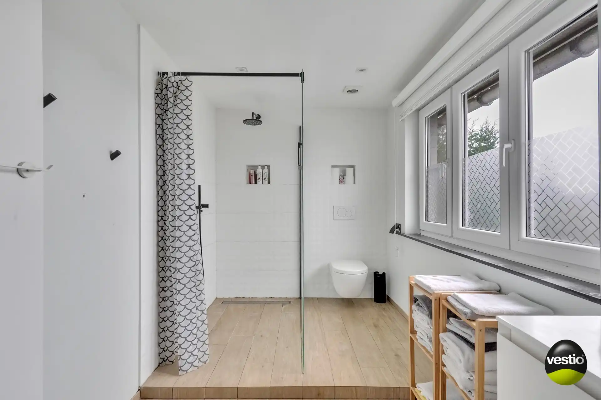 RUIME WONING MET 5 SLAAPKAMERS OP 10,85 ARE TE BOXBERGHEIDE foto 32