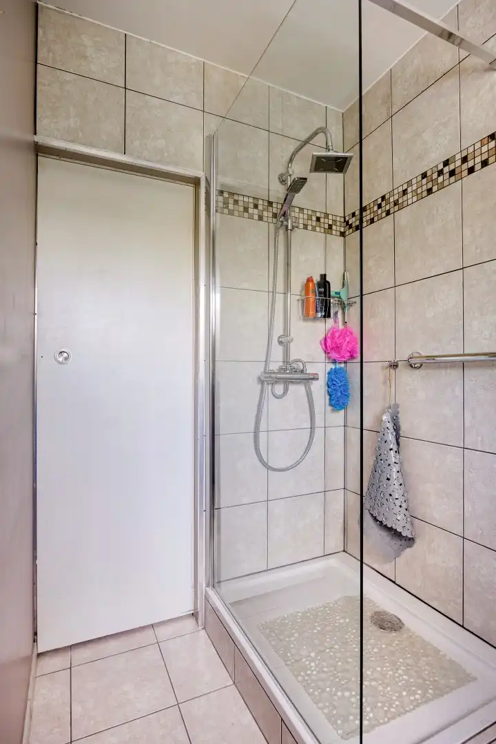 Ruime halfopen bebouwing met grote tuin op fietsafstand van het centrum van Tongeren foto 26