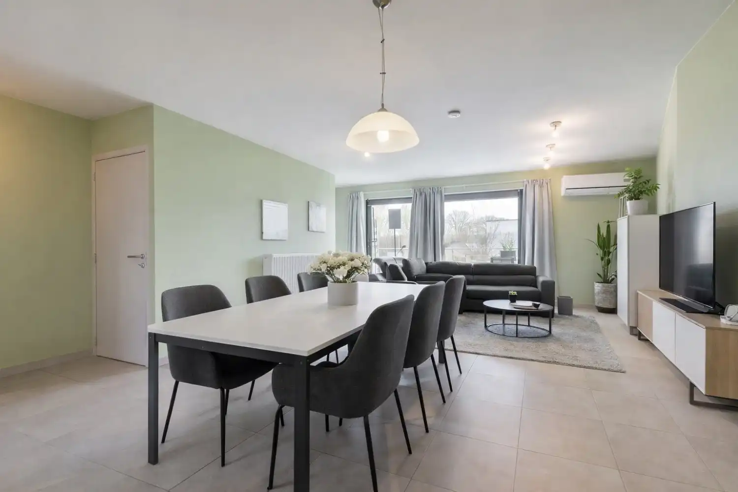 Modern duplexappartement in Sint-Joris met 3 slaapkamers , staanplaats en zonnig terras! foto 2