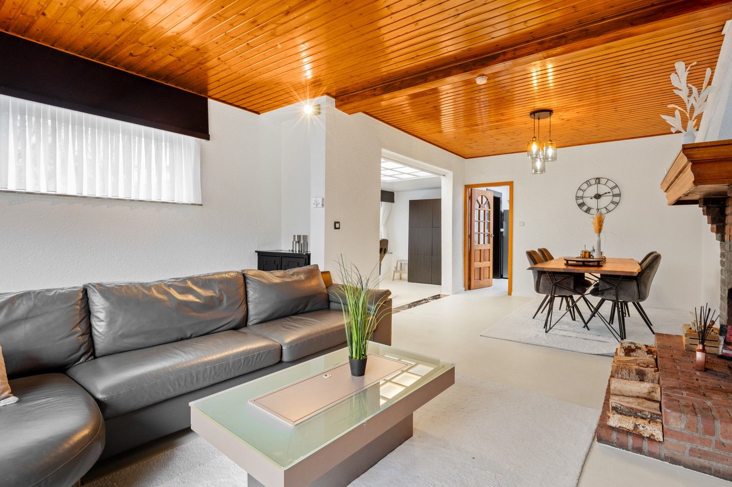 Gezellige laagbouwwoning met 3 slaapkamers, veranda en tuin te Brasschaat! foto 2