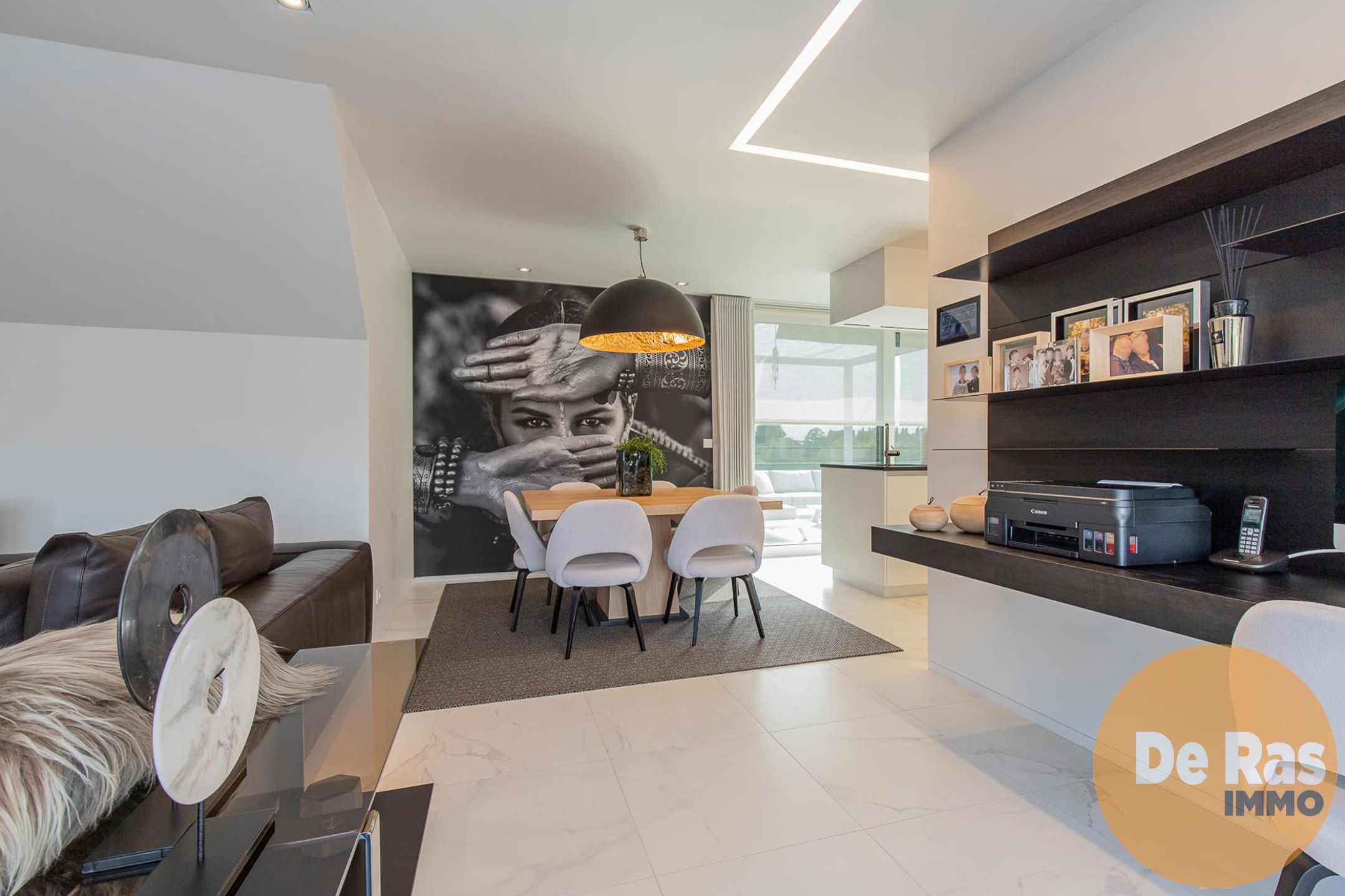 ST. LIEVENS HOUTEM - Unieke Penthouse op het Marktplein foto 3