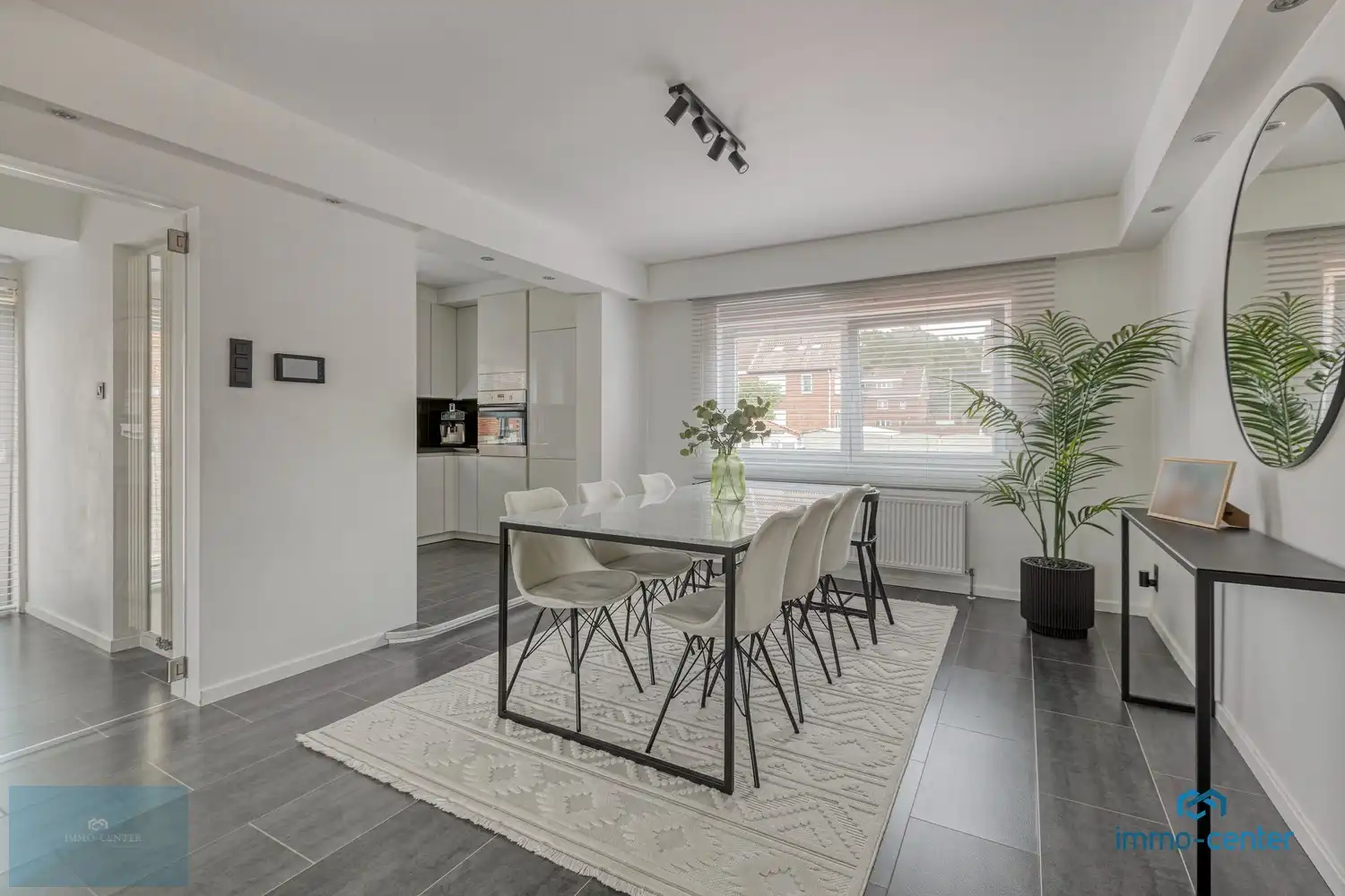 Hoogwaardig afgewerkte gezinswoning met 4 slaapkamers foto 4
