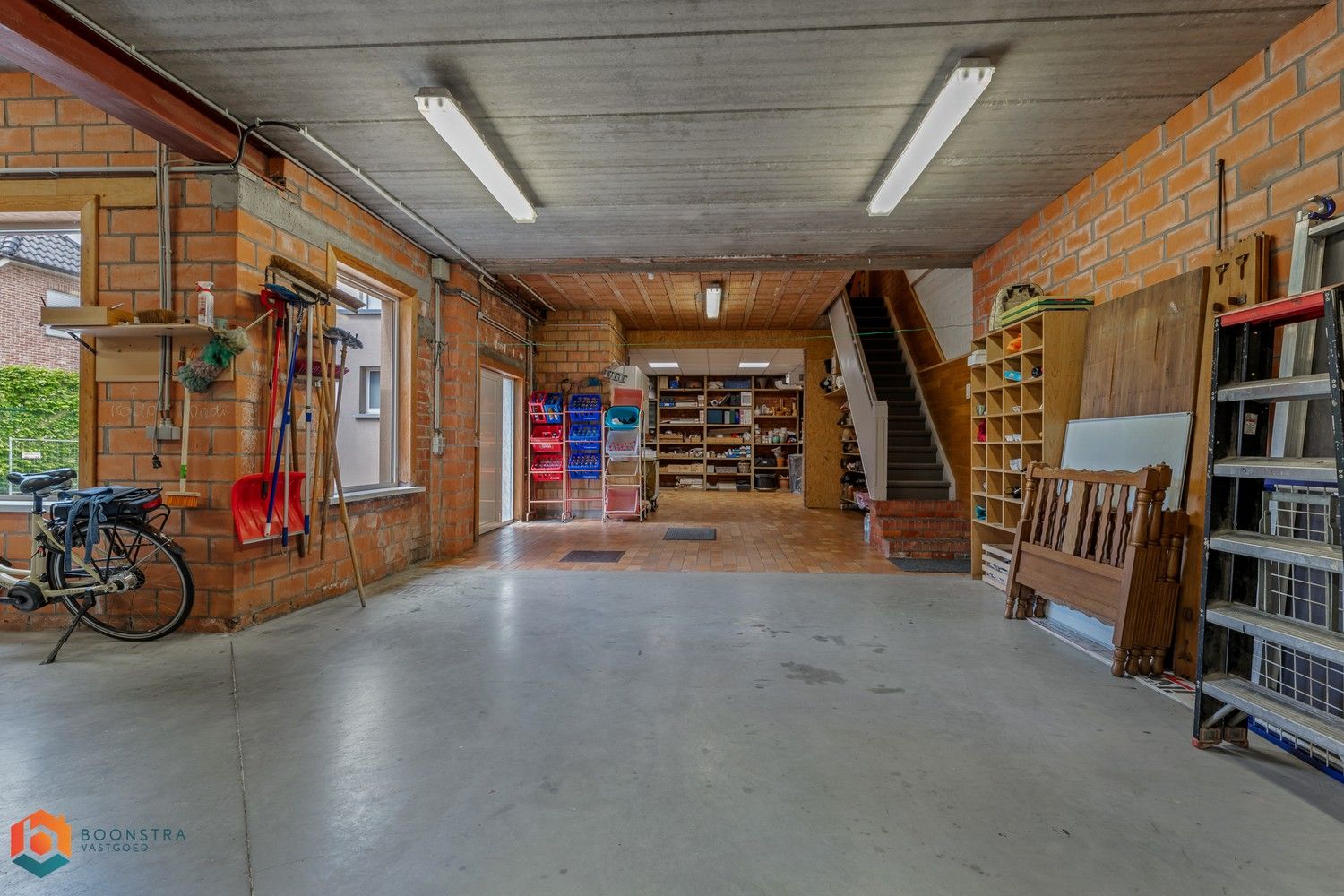Handelsgelijkvloers met garage & woonst op toplocatie foto 9