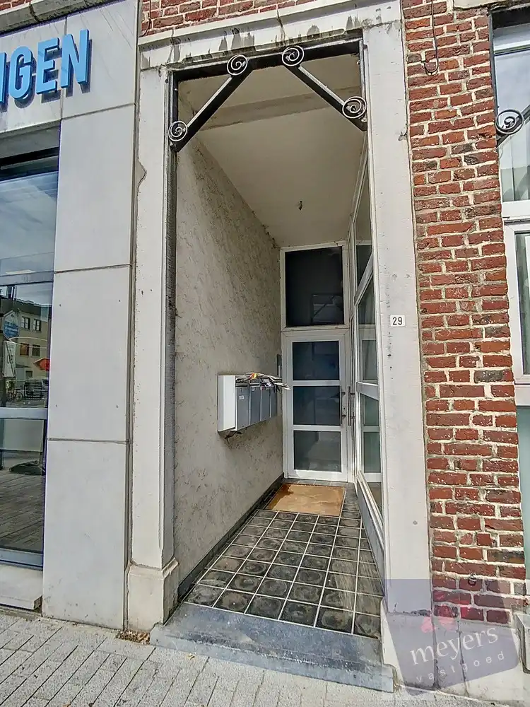 Karaktervolle woning met combinatie wonen/werken op centrale ligging in Sint-Truiden foto 2