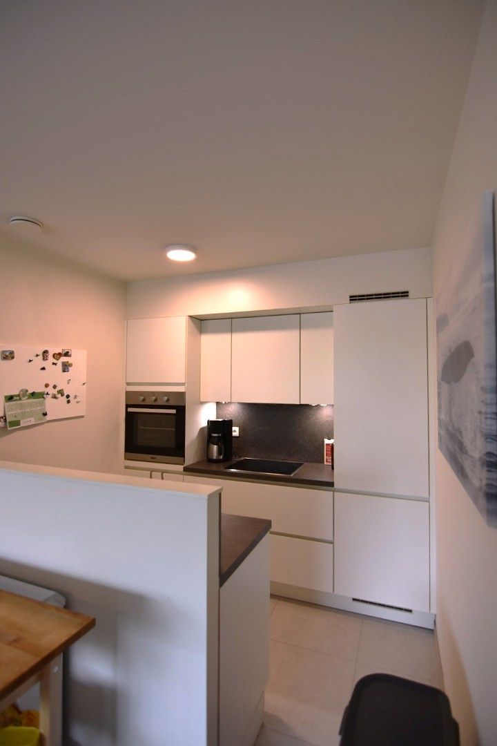 Lichtrijk 2-slpk appartement met privé parking nabij Rumbeke foto 7