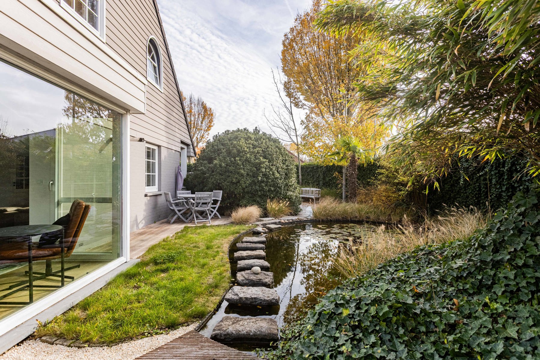 Gezinswoning met praktijkruimte in een rustige wijk foto 29