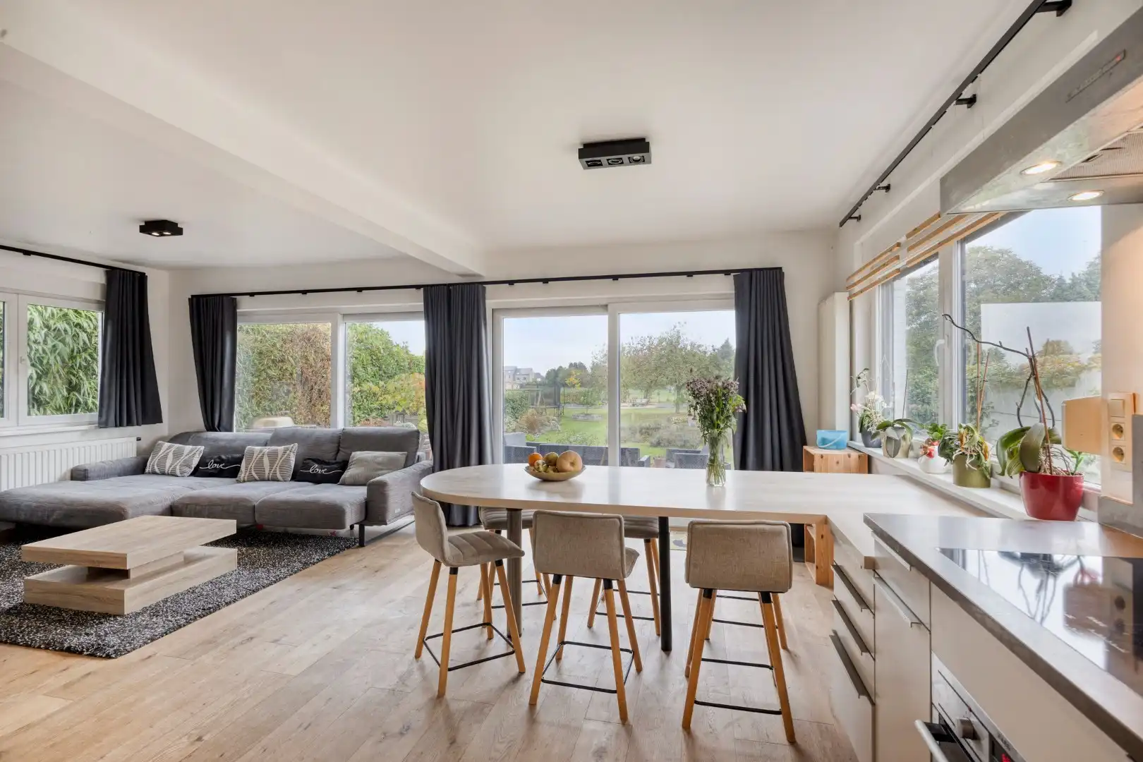 Open bebouwing met 4 slaapkamers, bureau, garage en prachtige tuin in Boutersem – EPC 158 kWh/m² - bewoonbare opp. 282 m² foto 10