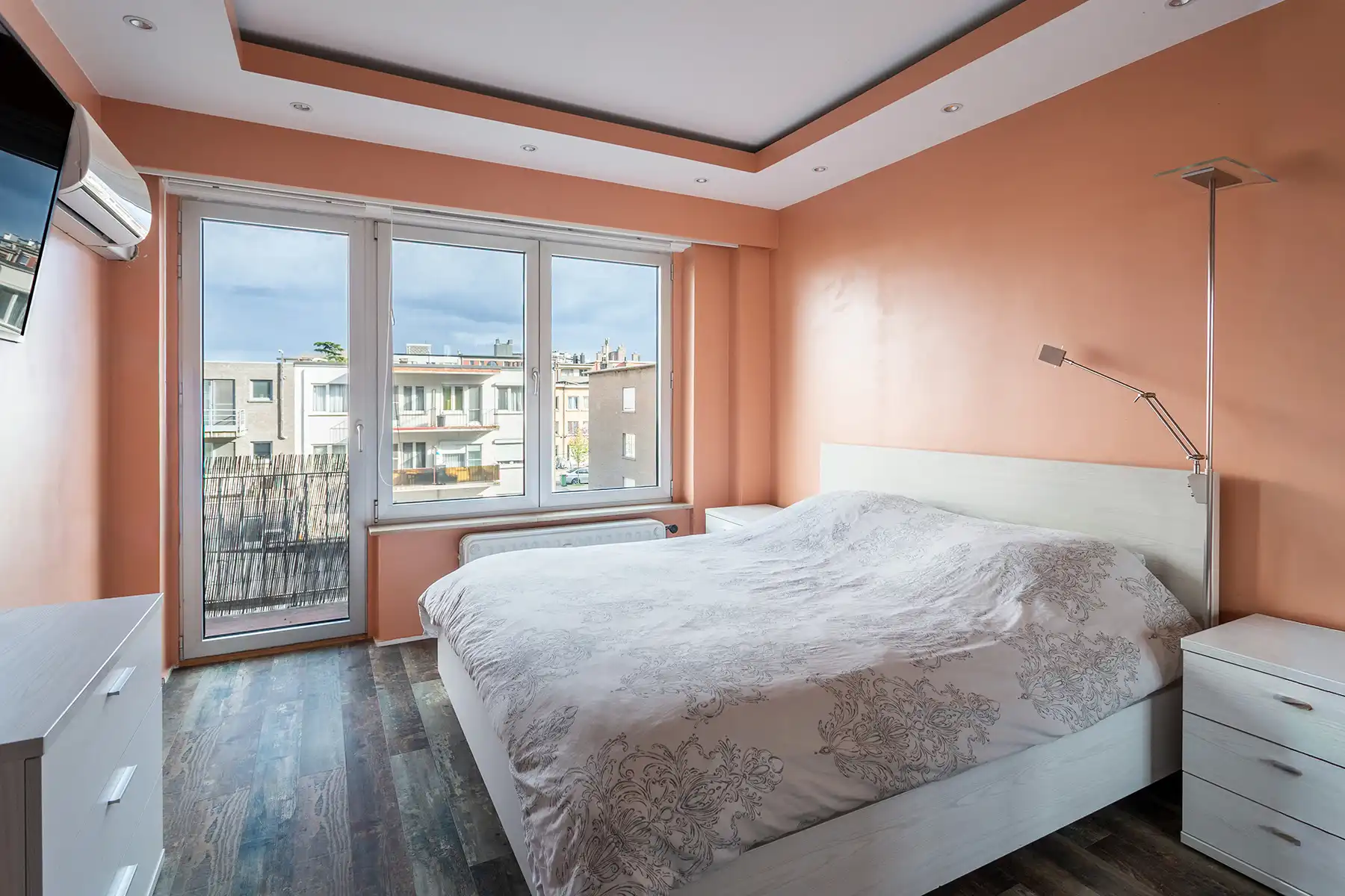 Merksem - Ruim instapklaar 2 slpk app. met terras en P foto 9