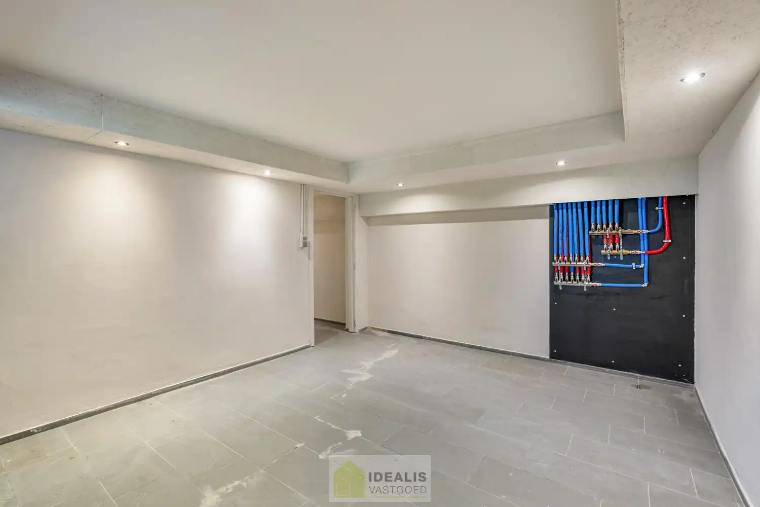 PRACHTIG GERENOVEERD GELIJKVLOERSAPPARTEMENT MET STADSTUIN IN HARTJE HAMONT! foto 35