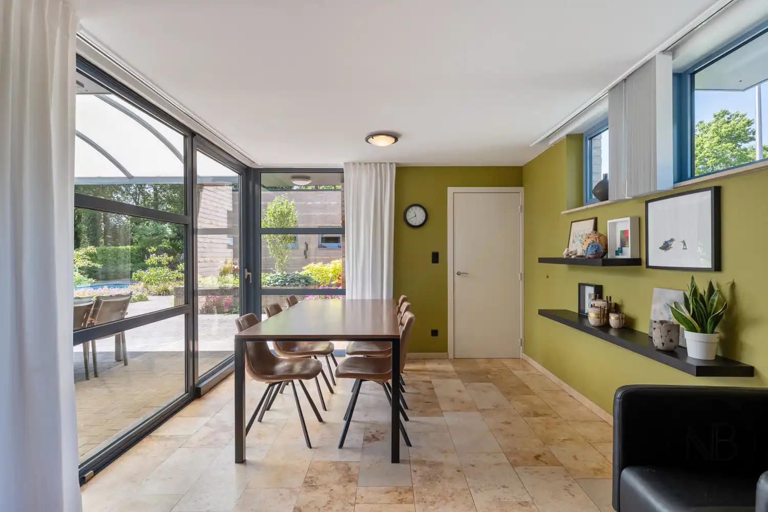 Moderne villa  met zwembad op toplocatie in Genk - instapklaar en future-proof foto 16
