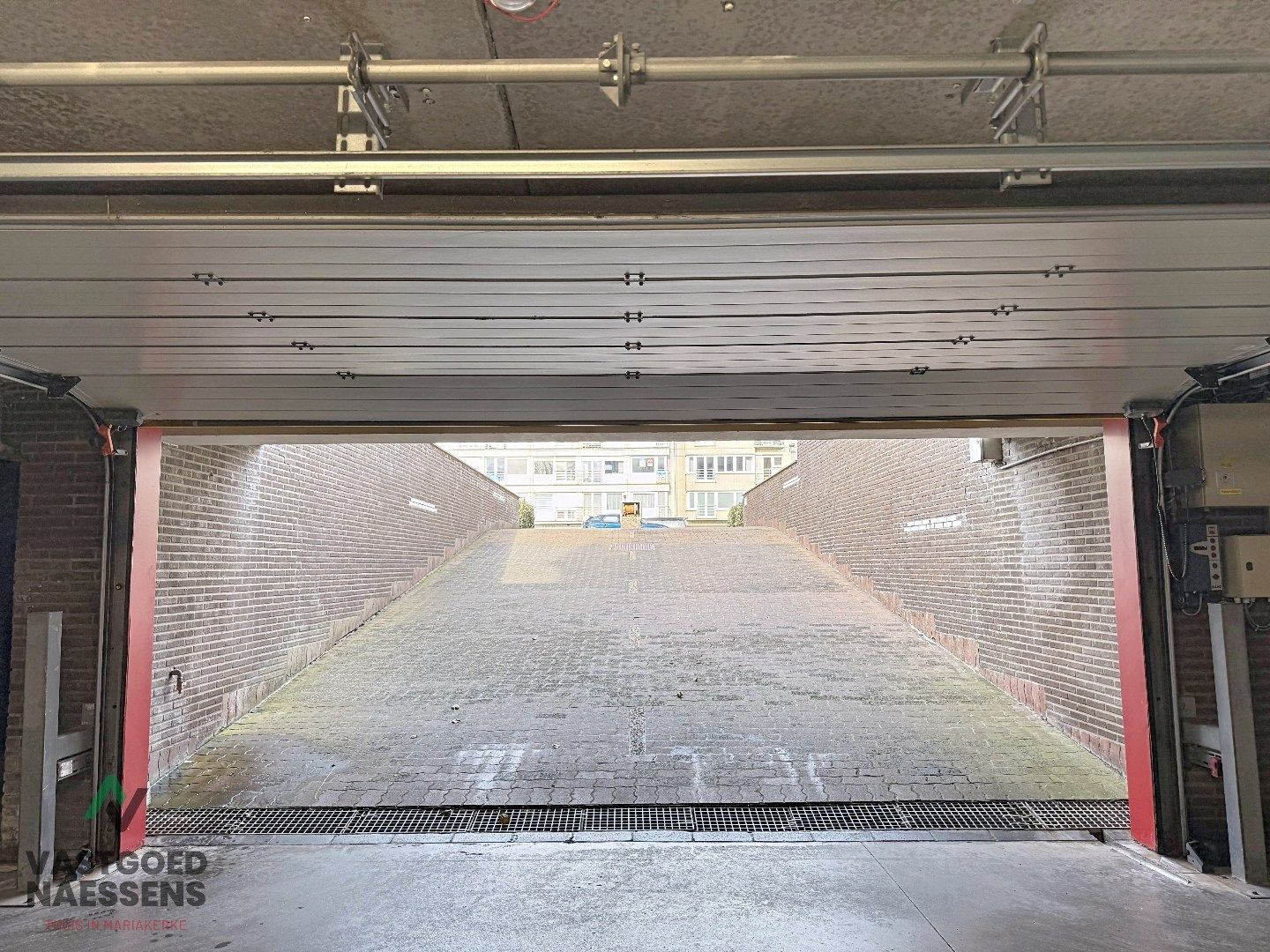 GARAGEBOX VLAKBIJ ZEEDIJK  foto 4