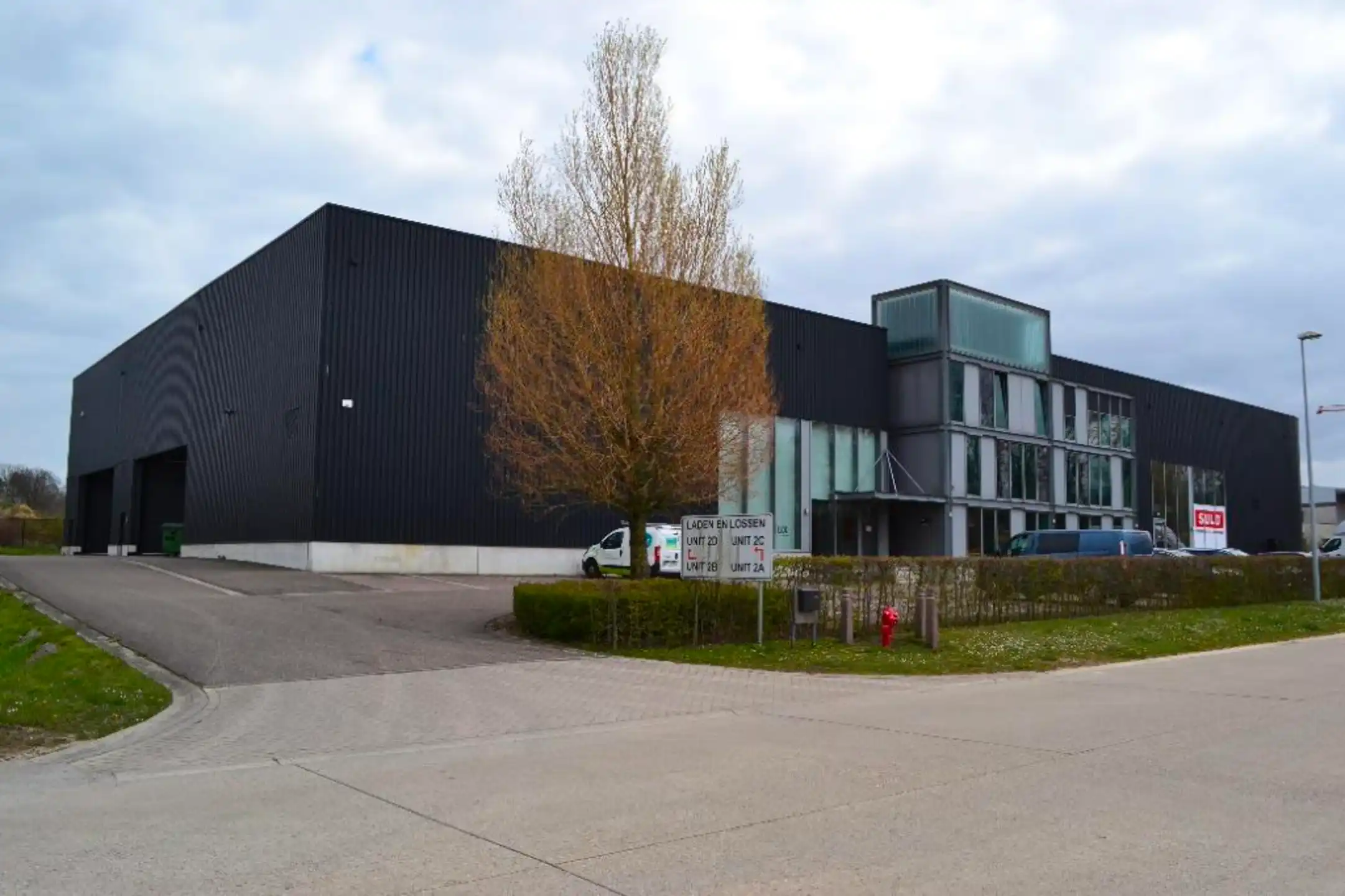 TE HUUR 2 Kantoorruimtes te Meerhout foto 3