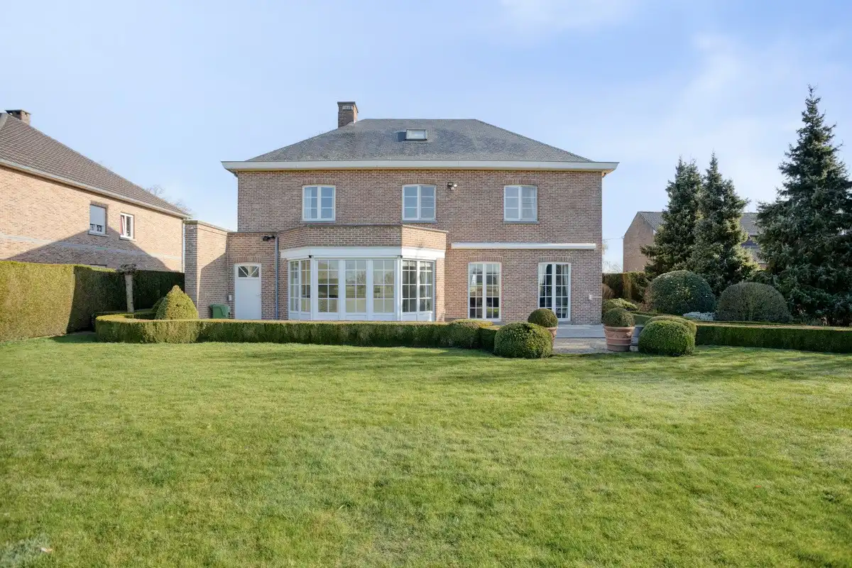 Riante villa met vier slaapkamers en prachtig uitzicht op strategische ligging foto 20