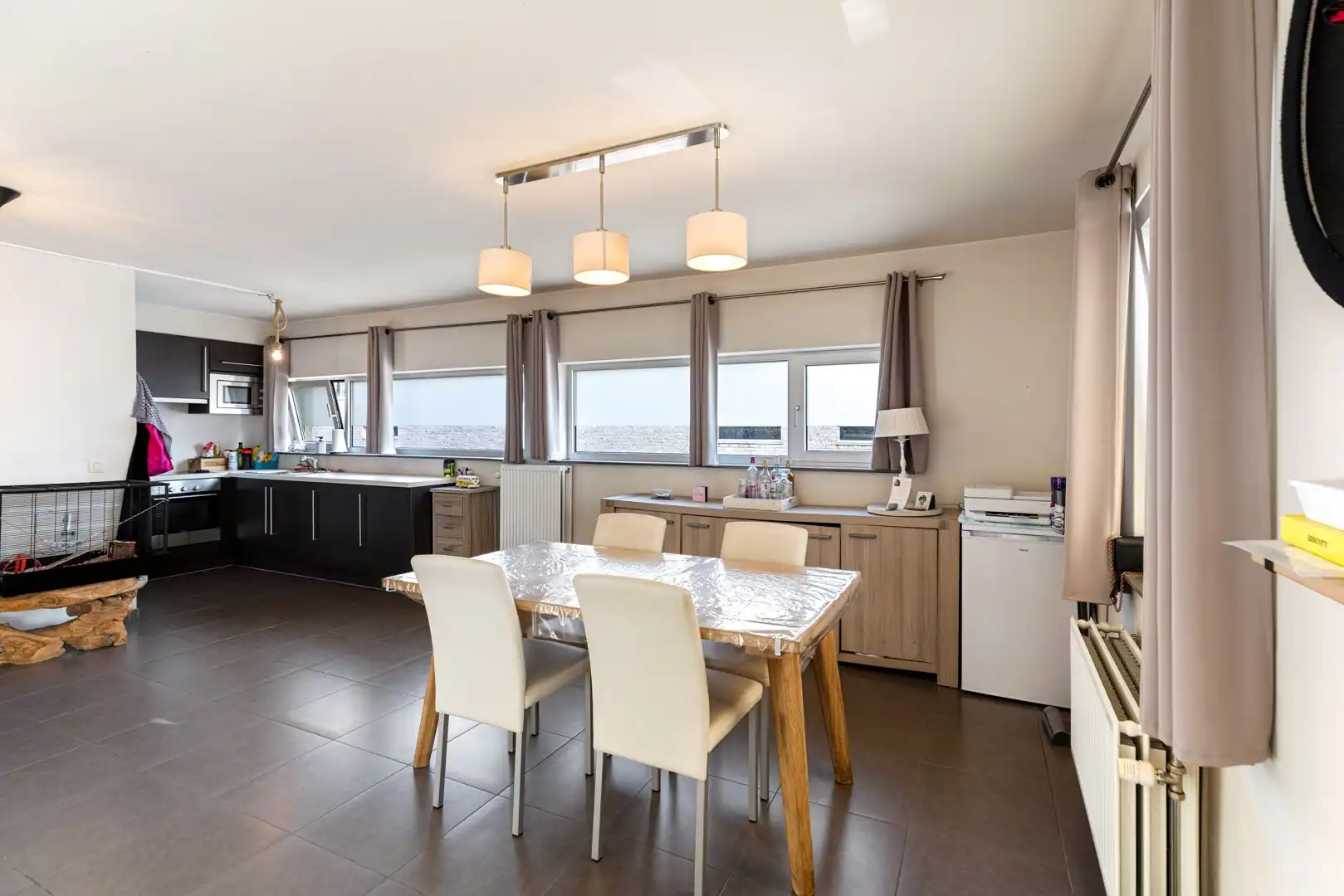 Lichtrijk en gelijkvloers appartement in het hart van Koolskamp foto 6