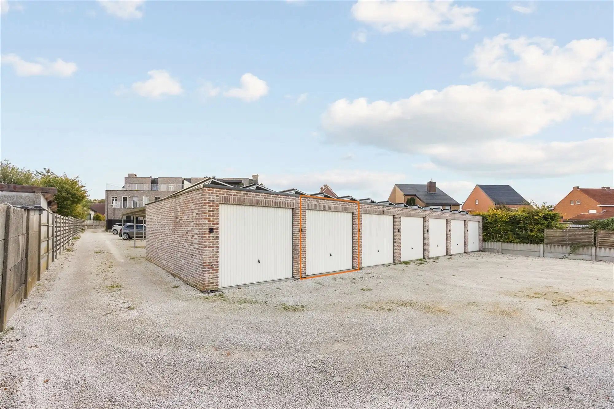 RECENT GELIJKVLOERS APPARTEMENT MET BIJHOREND TERRAS EN RUIME PRIVATE TUIN GELEGEN TE MEERHOUT foto 31