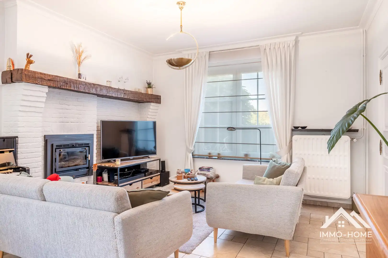 Charmante instapklare halfopen woning met ruime oprit! foto 13