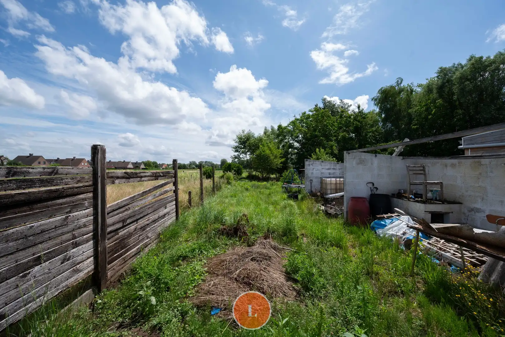 Bungalow met 2 slaapkamers, oprit en grote tuin foto 17
