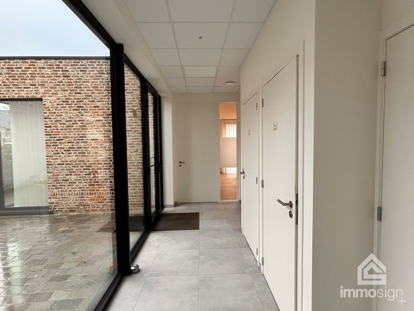 Gelijkvloers handelspand op toplocatie in het hart van Peer! foto 9