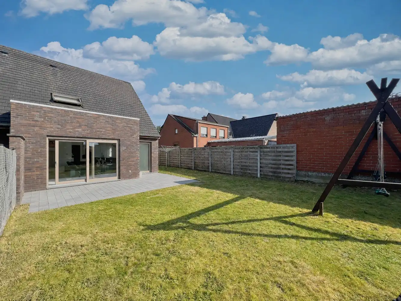 Recente, energiezuinige woning met zonnige tuin (344m²)! foto 12