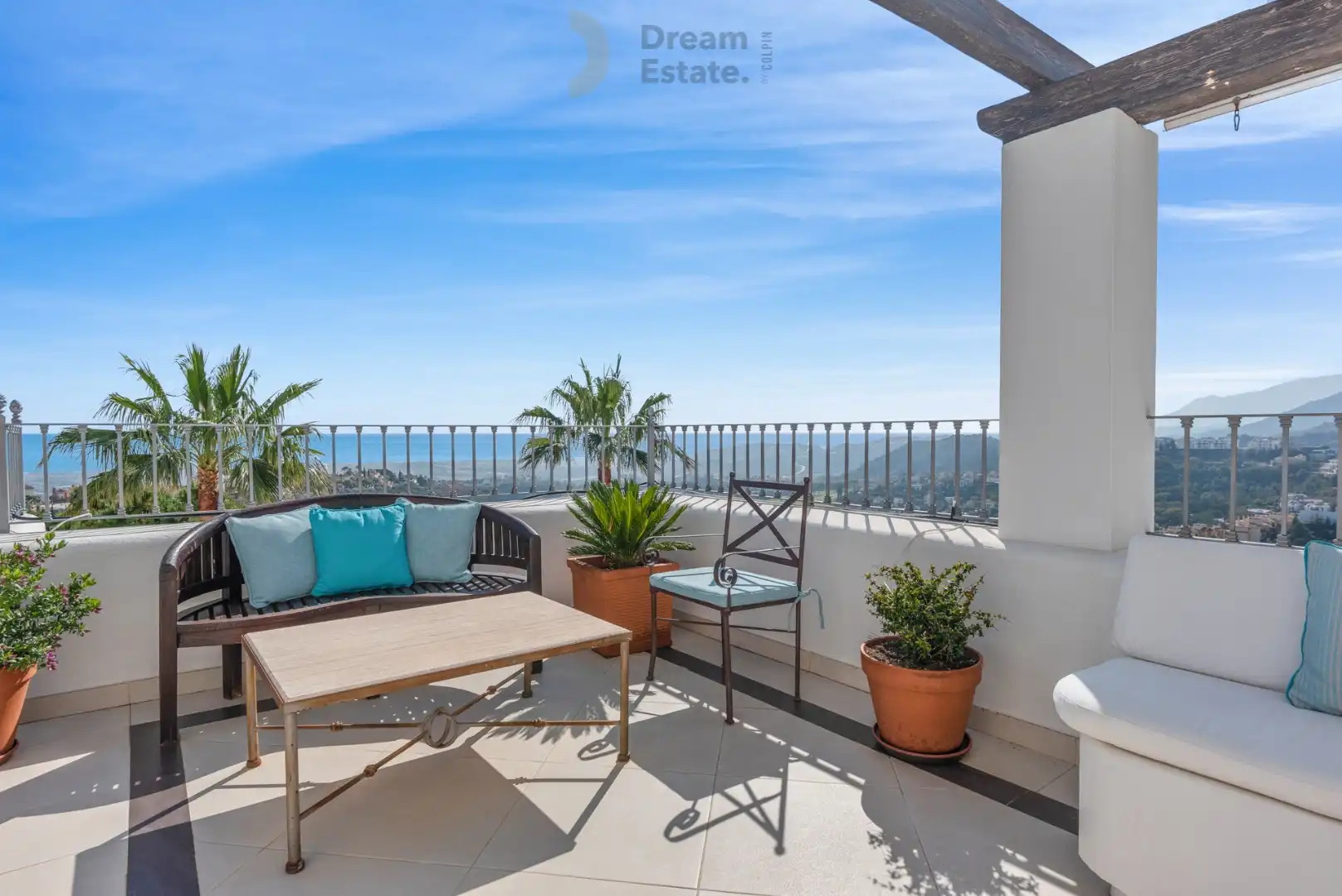 4 Slaapkamer duplex met adembenemende uitzichten te Las Colinas, Benahavís. foto 2