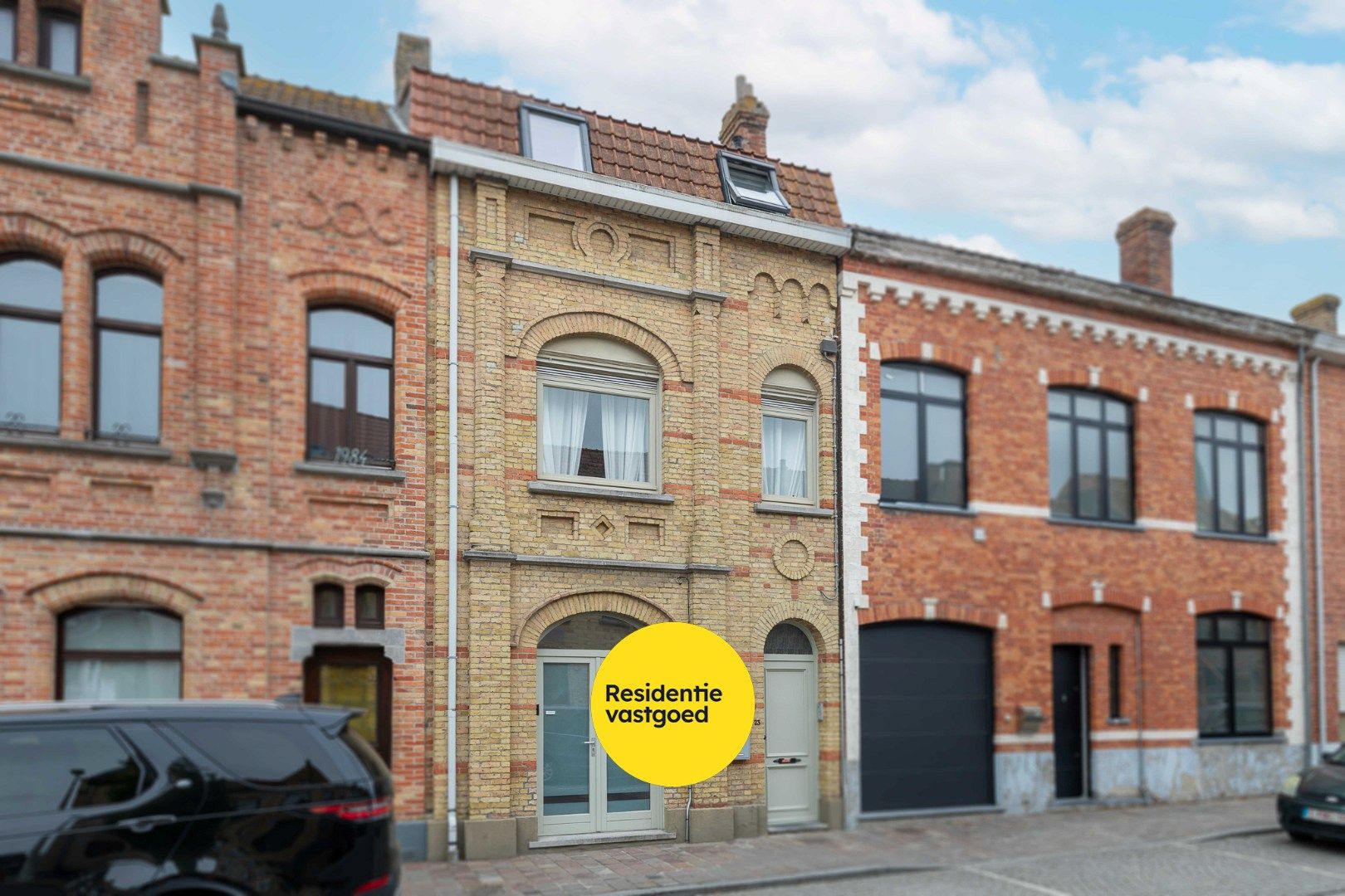 Uniek gerenoveerd pand met 3 entiteiten in hartje Nieuwpoort. foto {{pictureIndex}}