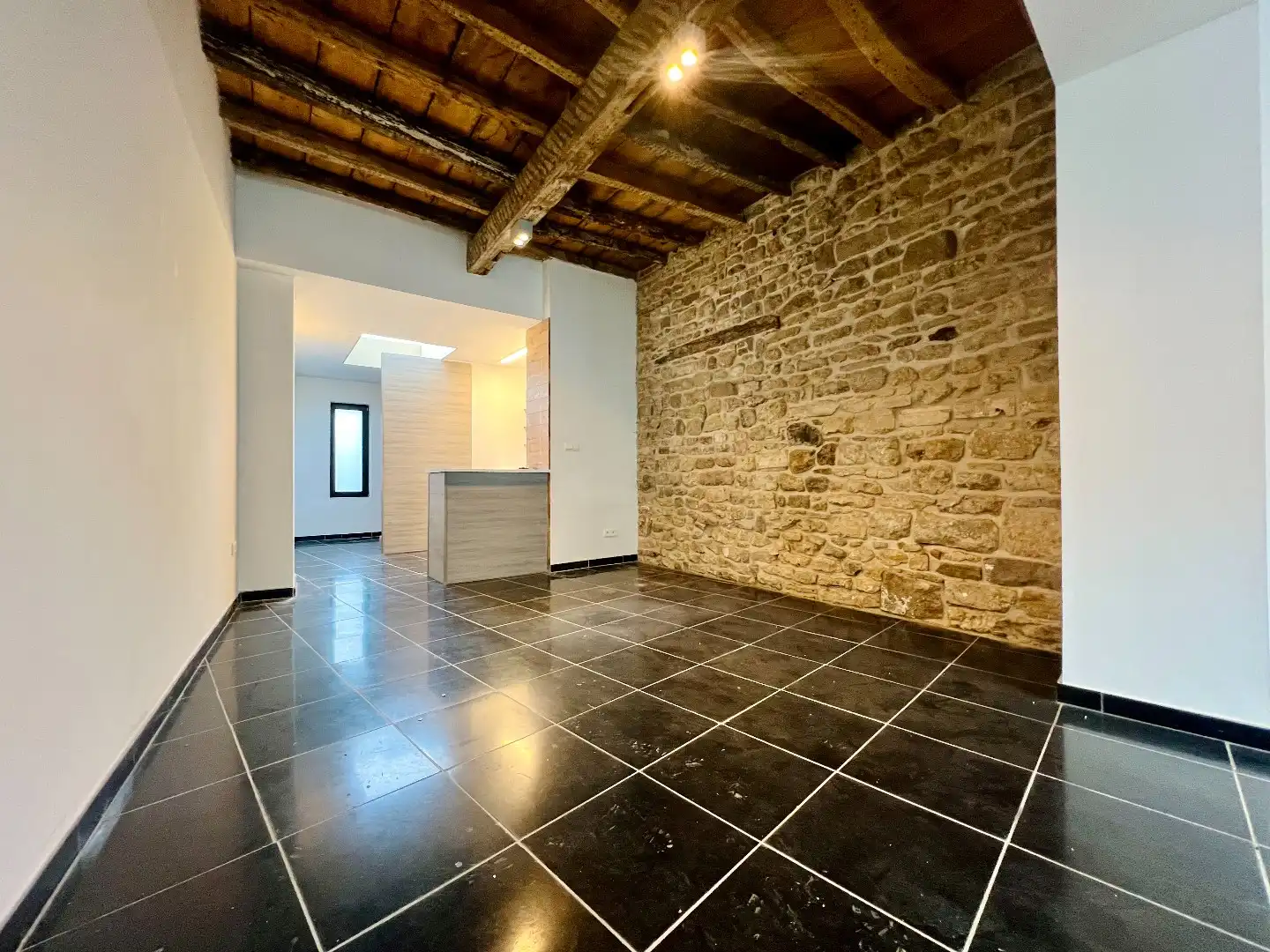 Karaktervol handelspand (+/- 50m²) op toplocatie in centrum foto 3