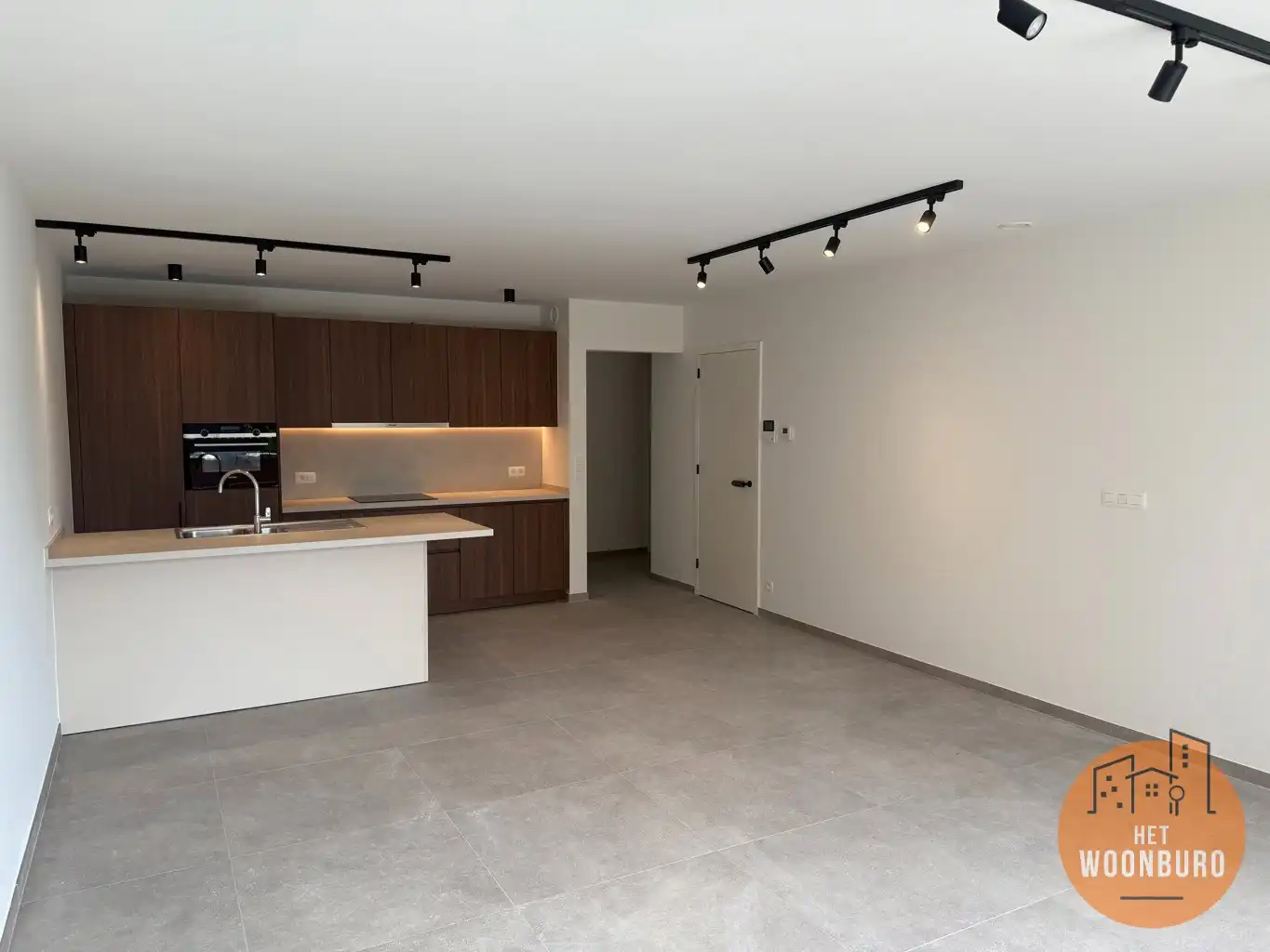 Nieuwbouw appartement met 2 slpks, terras en 2 staanplaatsen foto 4