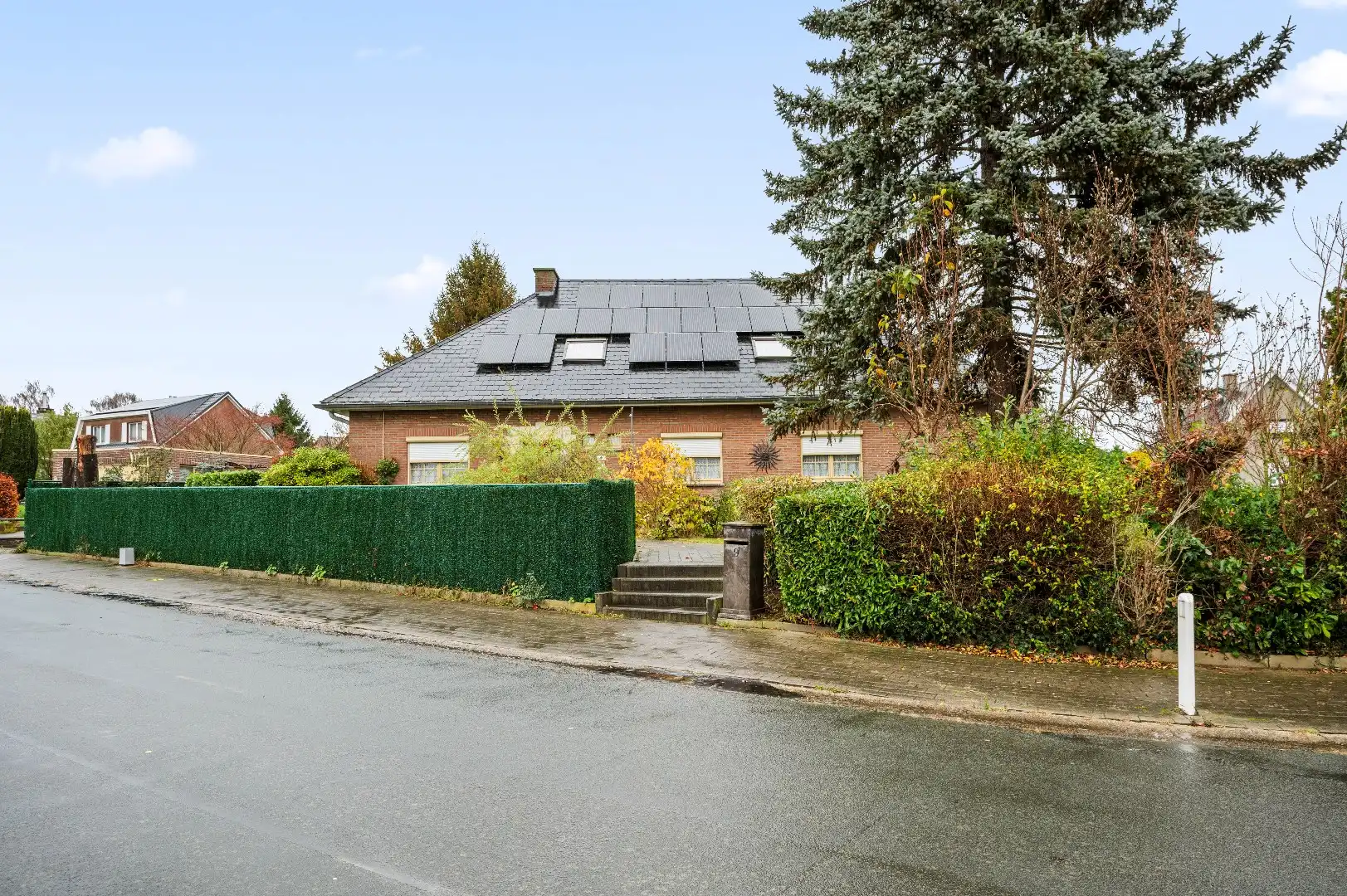 Veelzijdige villa met extra woonunit in het rustige Kumtich foto 2