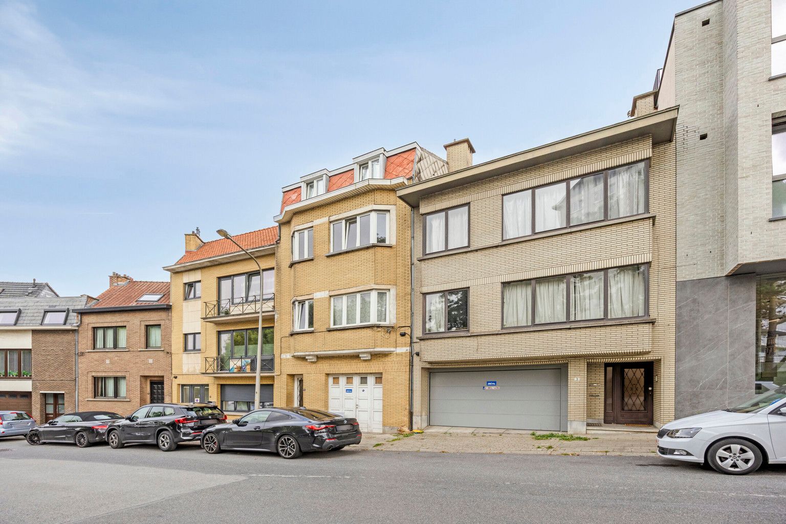 Opbrengsteigendom met 2 appartementen en garage foto 2