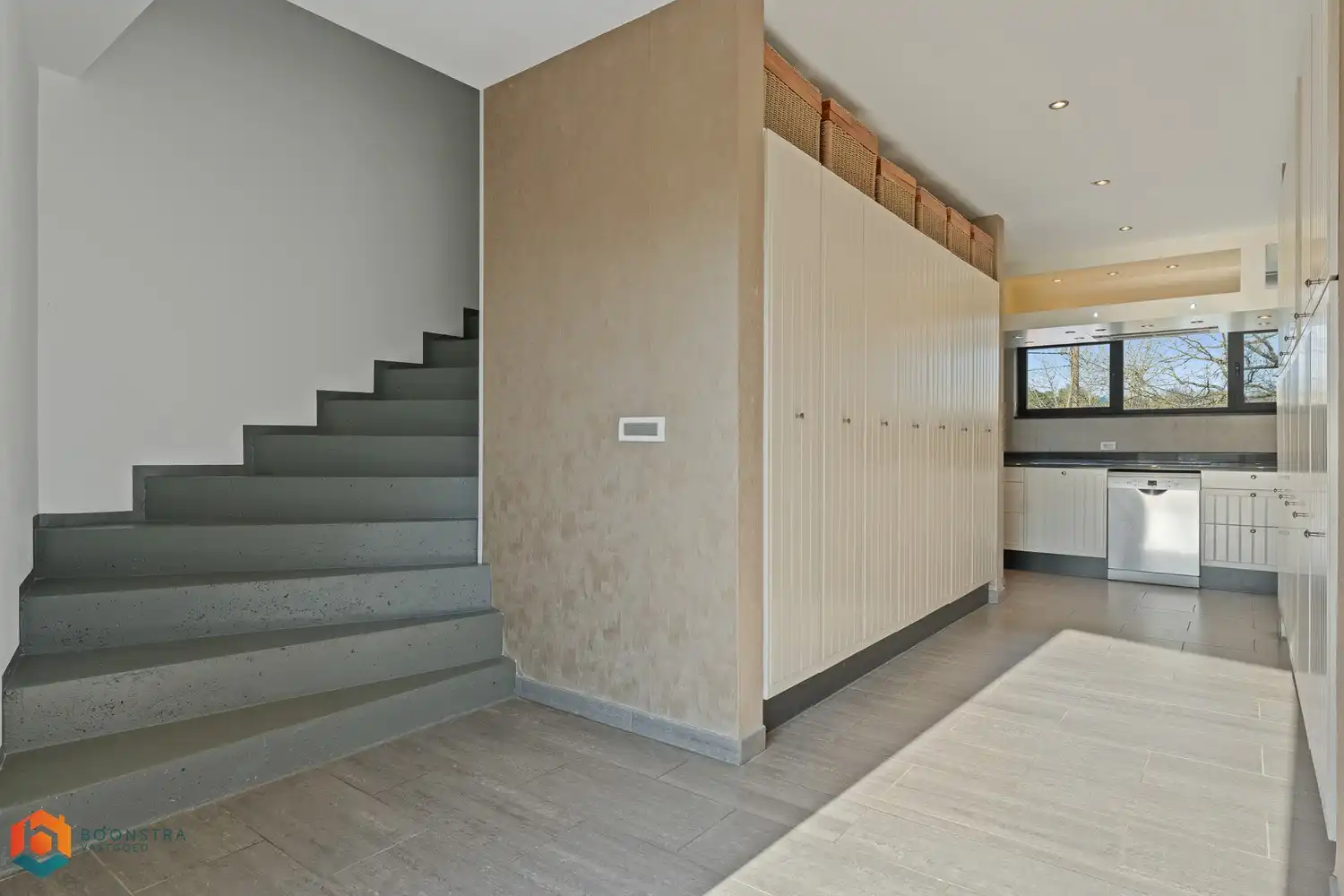 Handelspand met woonst en ruime parking op een perceel van 2592 m² te Rotselaar foto 17