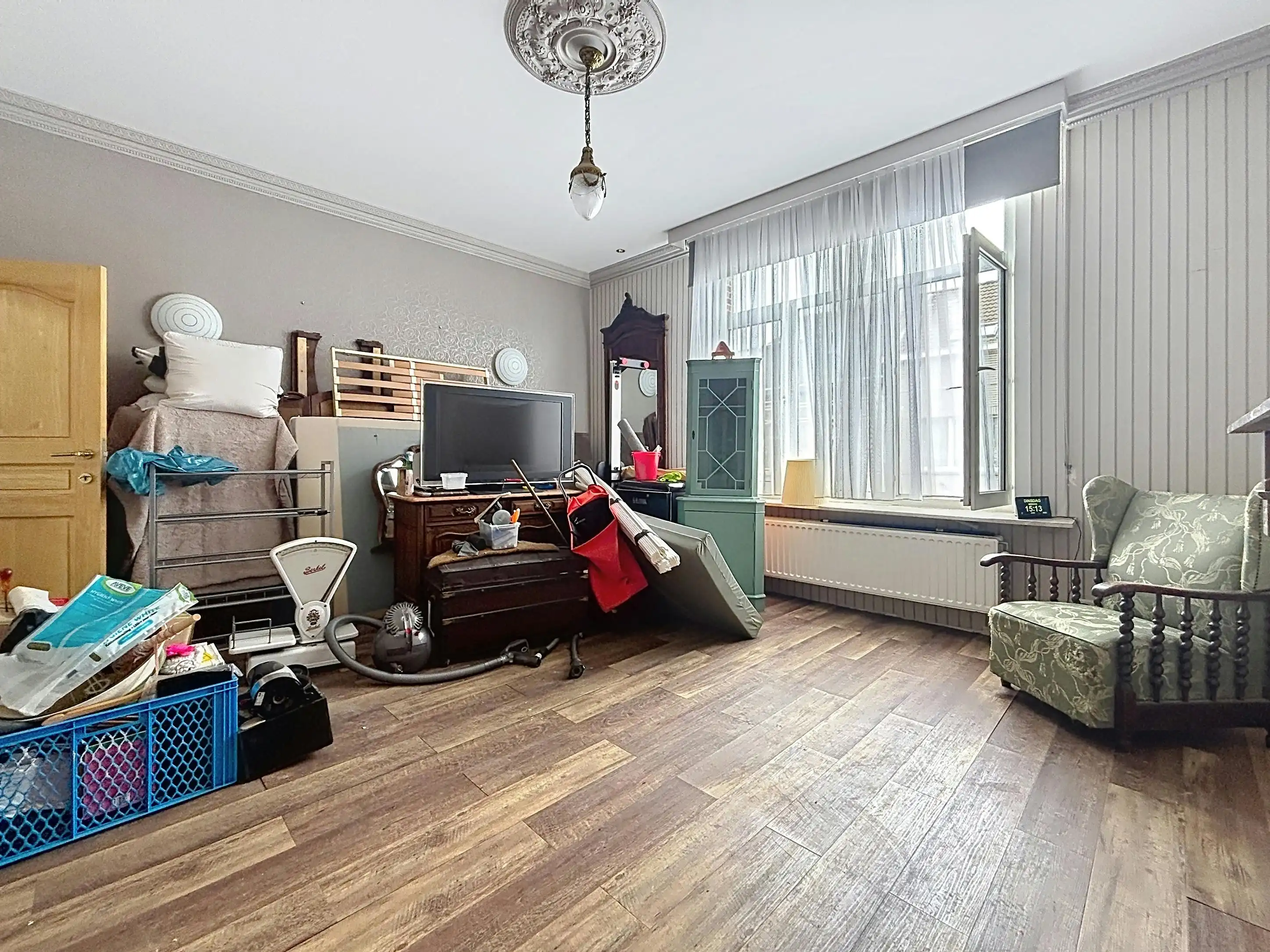 Te renoveren huis (175m²) in Deurne met terras  foto 10