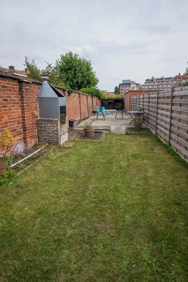 KARAKTERVOLLE STADSWONING MET TUIN  foto 15