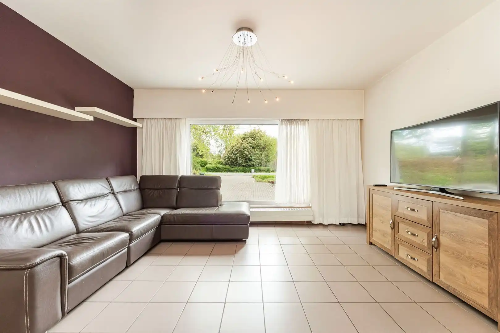 Ruime, lichte woning met garage & oprit op centrale ligging foto 8