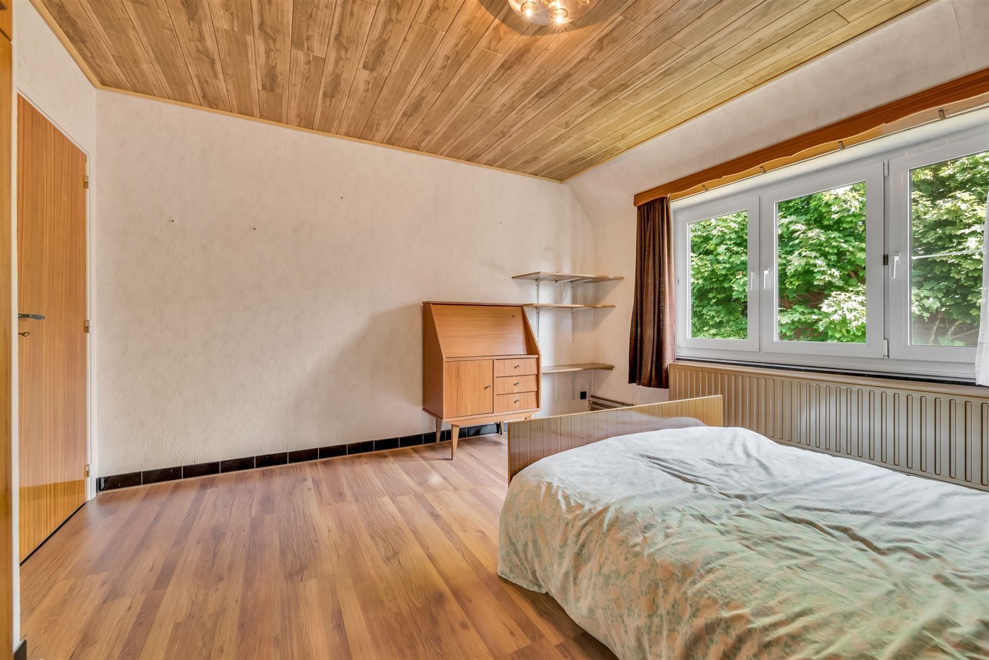 OP TE FRISSEN MAAR ZEER GOED ONDERHOUDEN WONING OP EEN RUIM PERCEEL NABIJ CENTRUM OOSTHAM foto 18