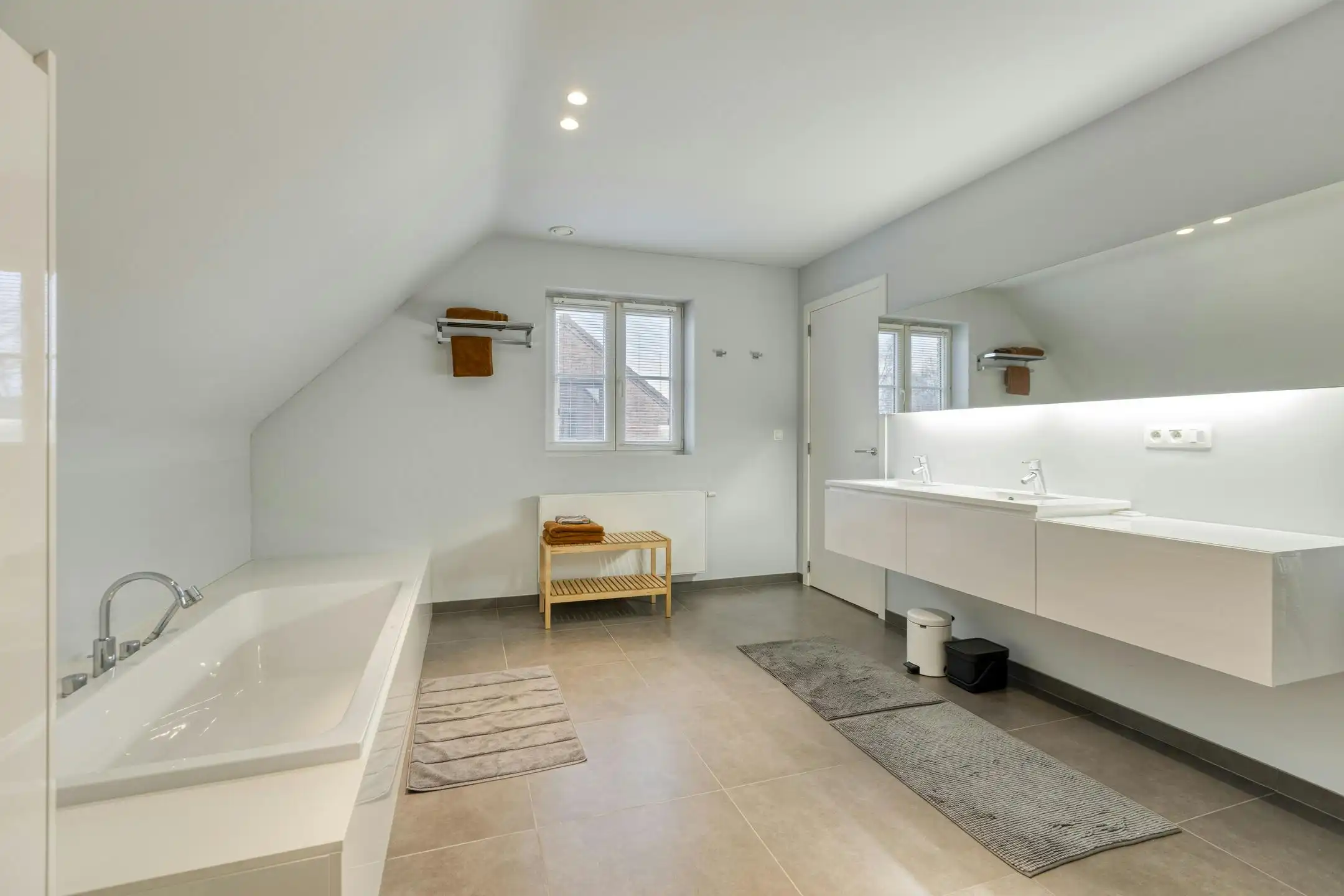 Recent, vrijstaand huis te koop in Turnhout grens Kasterlee foto 10