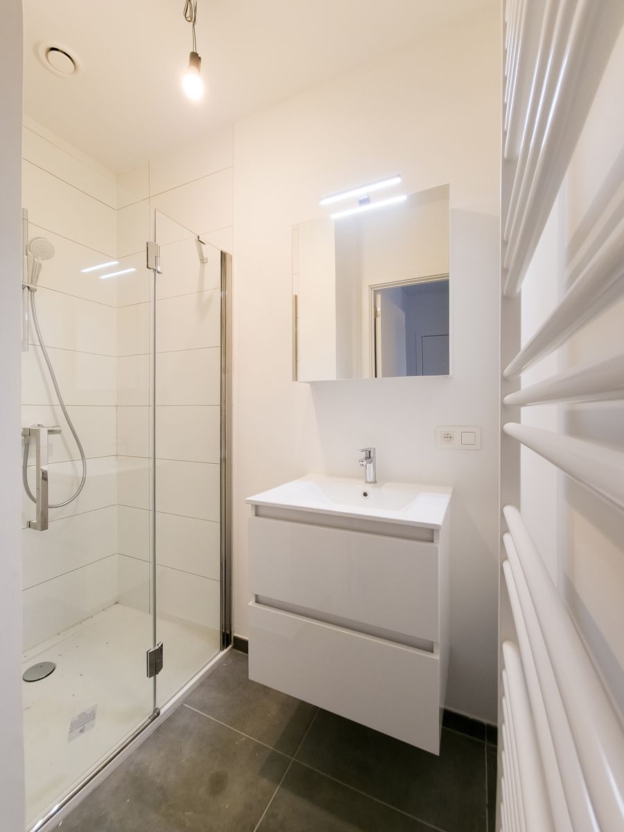 Gemeubeld en comfortabel 1slpk appt. met terras foto 10