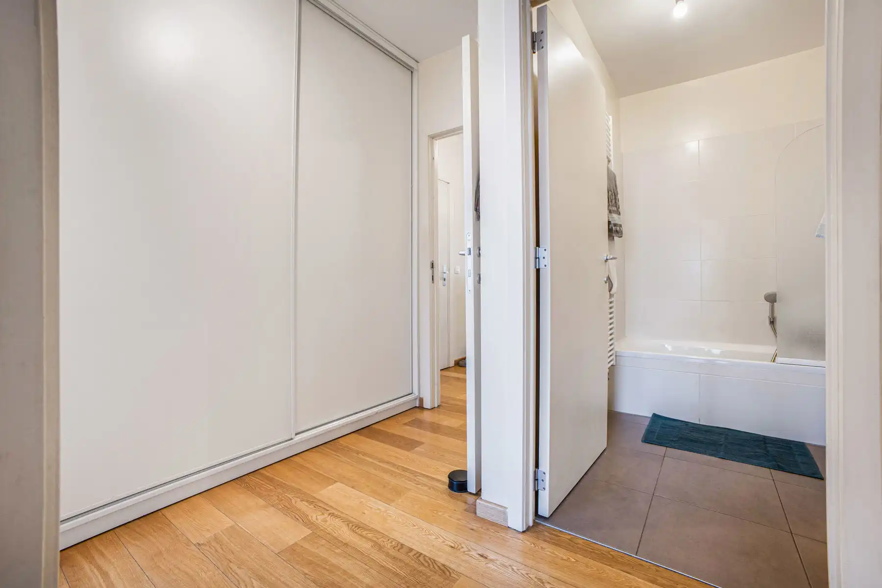 Appartement met 2 slaapkamers, terras, kelder en staanplaats foto 18
