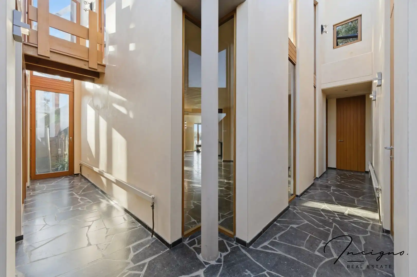 Uitzonderlijke architecturale woning met zicht op het meer van Keerbergen foto 2