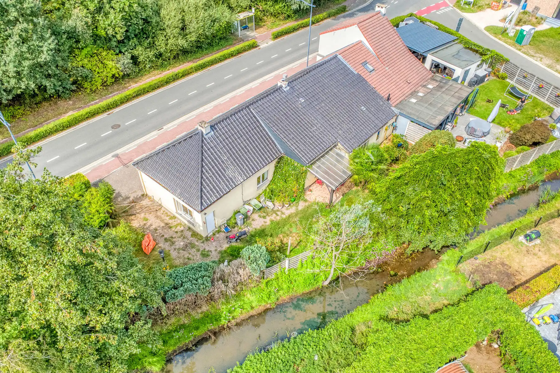 Landelijke laagbouw woning vol potentieel foto 28