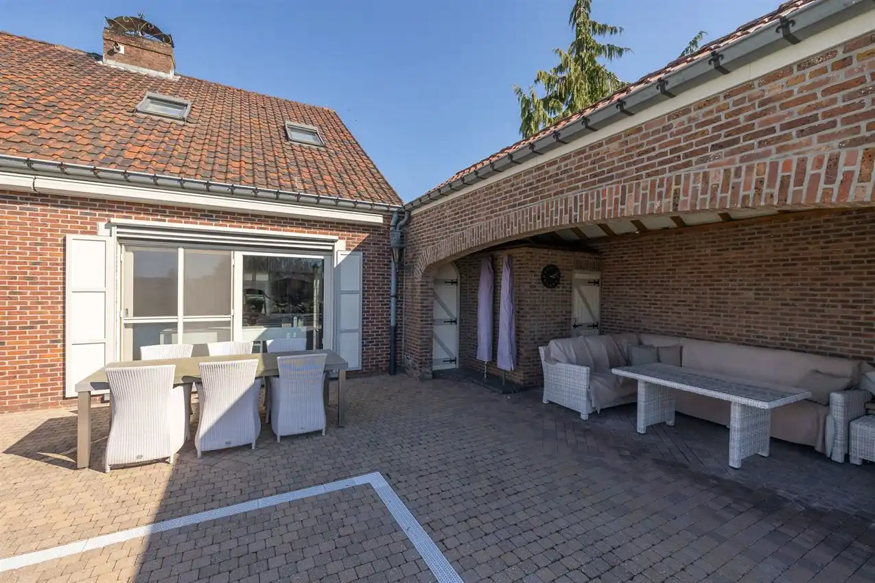 Villa grenzend aan agrarisch gebied met 4slk en opslag foto 56