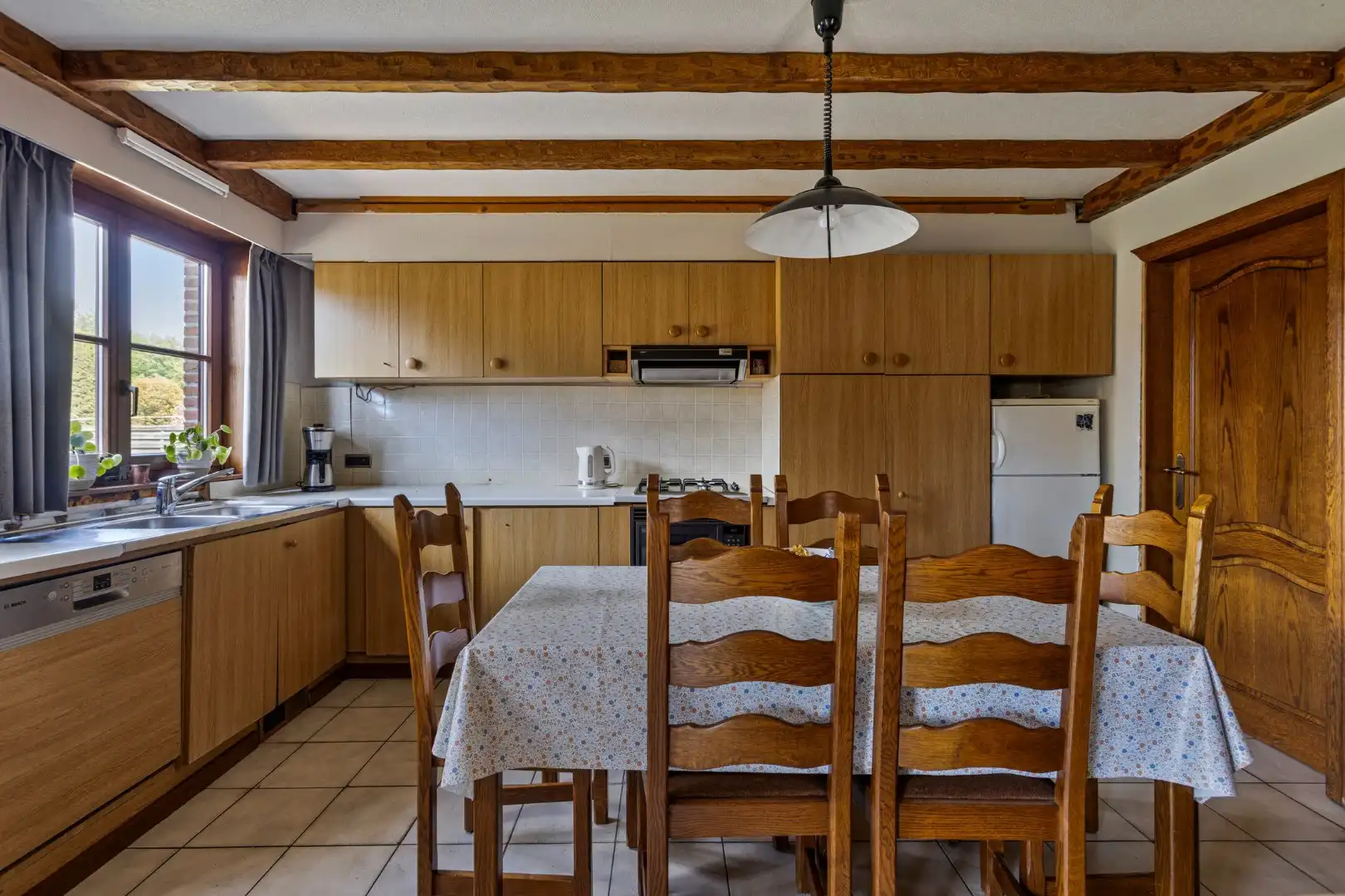 Onderkelderde woning met 4 slpks op 899 m² in een doodlopende straat te OLV Olen ! foto 12