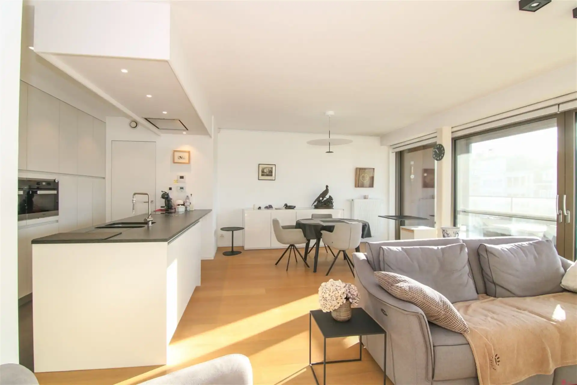 Instapklaar appartement met zonneterras en zicht op de Leie foto 5