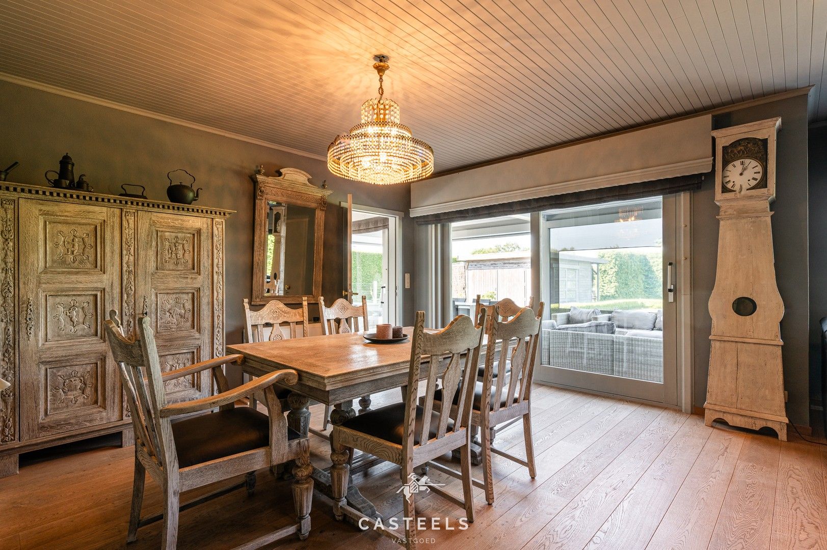 Instapklare bungalow met potentieel op prachtig perceel te koop foto 7
