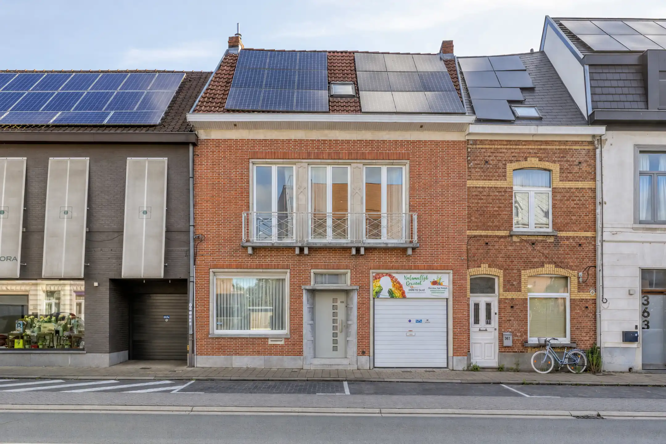 MELLE - Ruime woning met prachtige tuin op centrale locatie foto {{pictureIndex}}