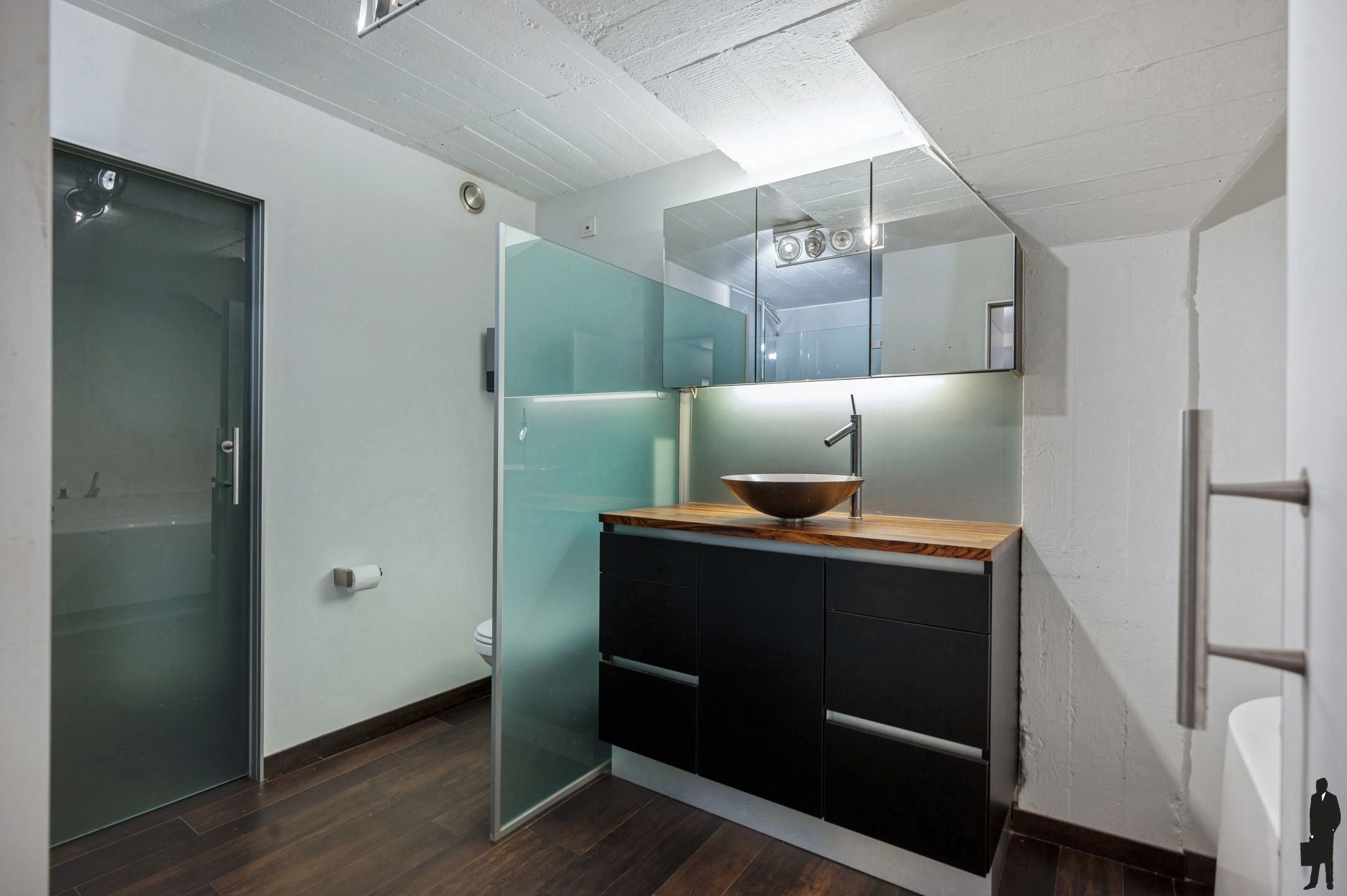 Tot in de puntjes afgewerkte loft (180m²) met terras en parking foto 18