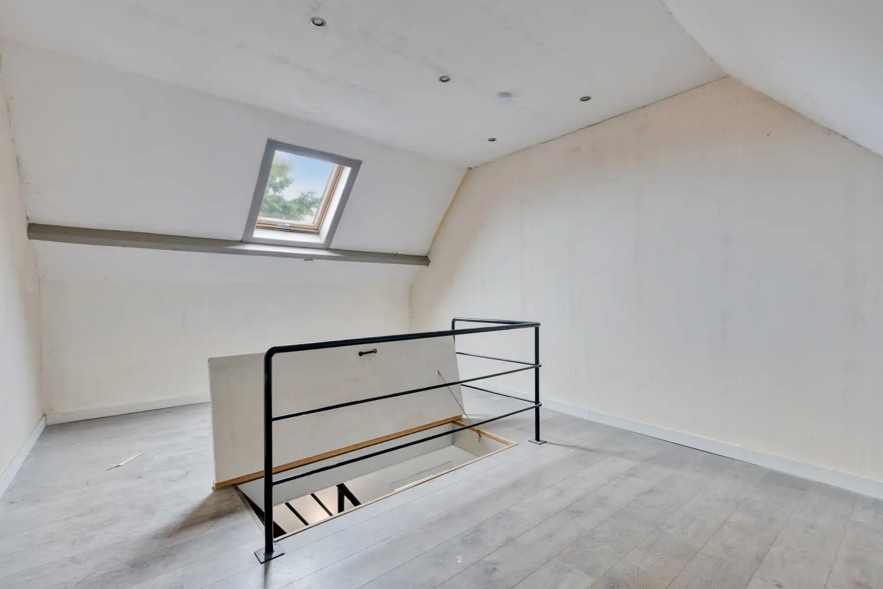 Gerenoveerde rijwoning met 3 slaapkamers in het centrum  foto 14