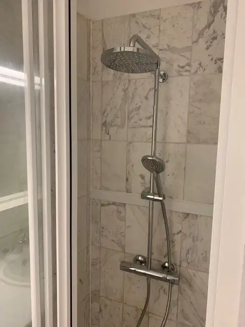 Volledig gerenoveerde studio met zicht op zee! foto 13